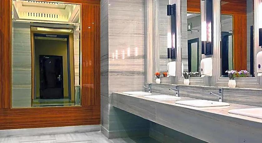 Batoul Ajyad Hotel Mecca Saudi Arabia